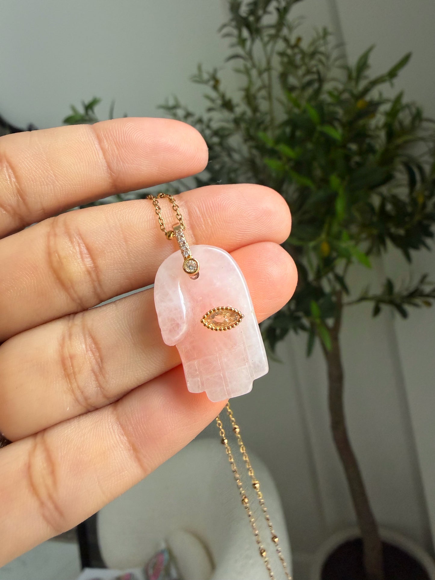 🩷 Rose Quartz Hamsa Necklace – Self Love & Protection