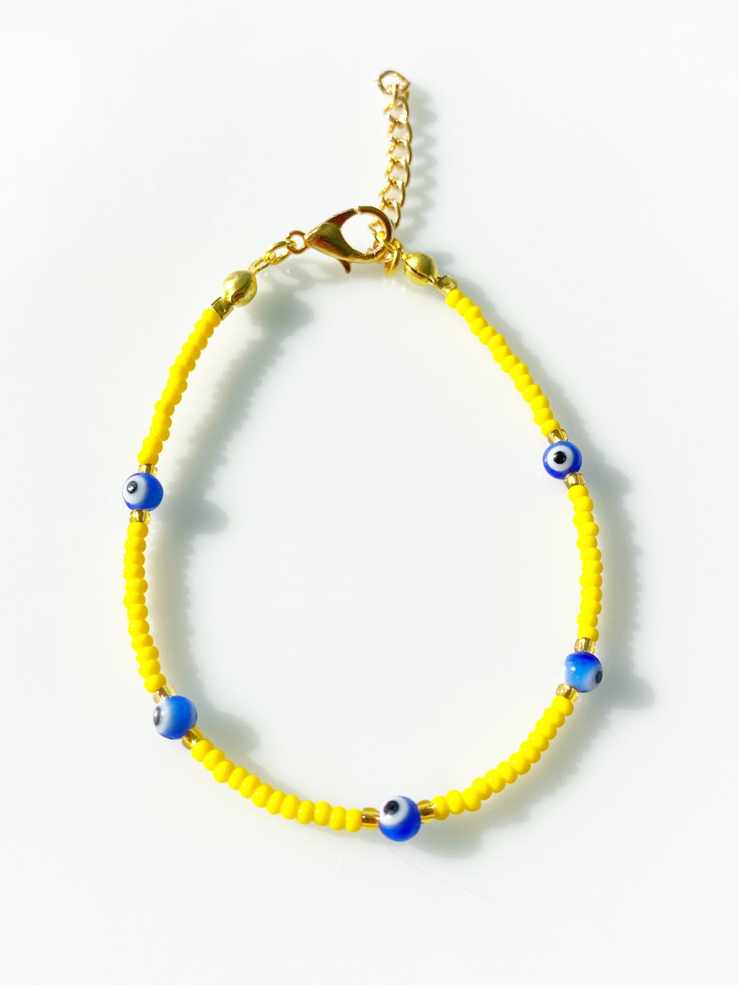 Minimalistic Evil Eye Bead Bracelet